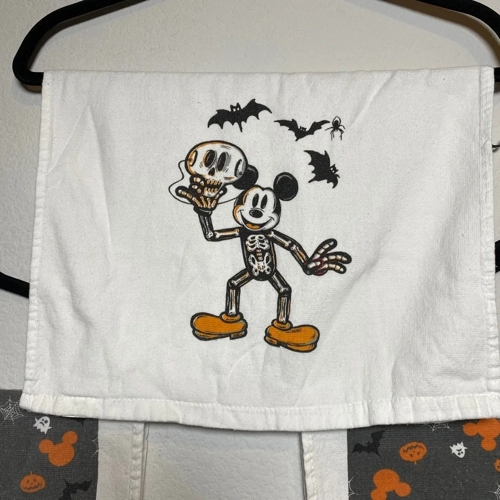 Disney Halloween Kitchen Towels 3-Piece Set‎ Mickey Mouse Skeleton Boo Ghosts